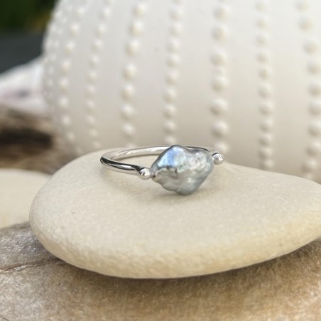 Āivi - Natural Keshi Ring - Rhodium Silver