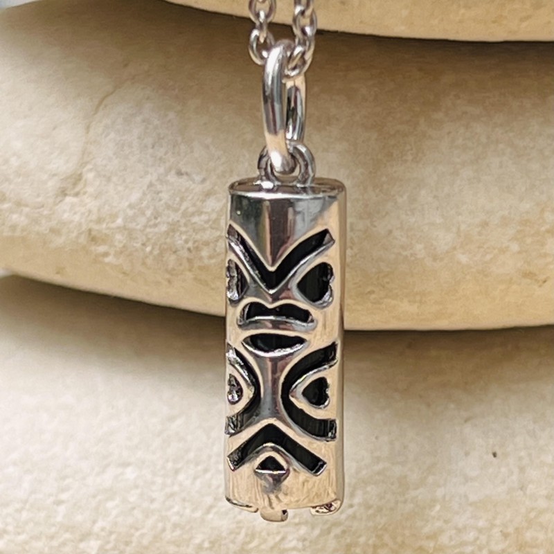 Tiki-Liebesanhänger – Rhodiniertes Silber – Schwarzer Achat