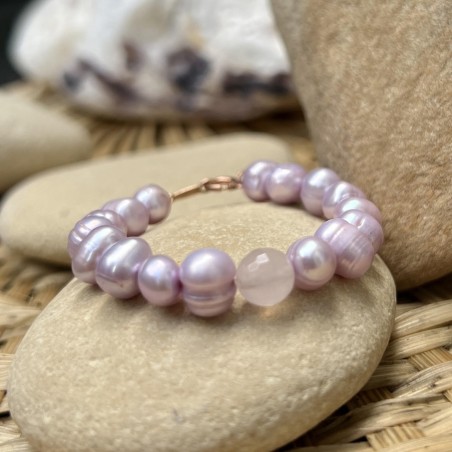 Pulsera de bebé con perlas de agua y cuarzo rosa