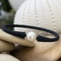 Bracciale da uomo con perla d'acqua dolce bianca - Gomma nera