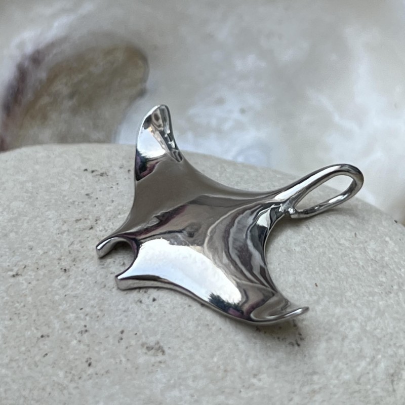 prix pendentif homme raie manta en argent massif rhodié prix pendentif homme raie manta en argent massif rhodié