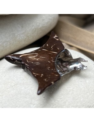 pendentif homme raie manta en noix de coco recyclée prix