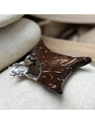 pendentif homme raie manta en noix de coco recyclée prix