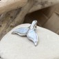 Oua - Pendentif Queue de Dauphin Nacre Blanche