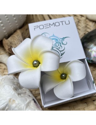 pince fleur vraie perle de Tahiti Poemotu