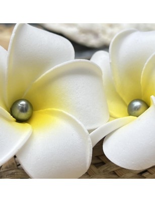 pince fleur vraie perle de Tahiti Poemotu