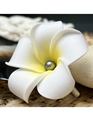 pince fleur vraie perle de Tahiti Poemotu