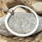 Armband aus rosa Süßwasserperlen – Weißes Silikon