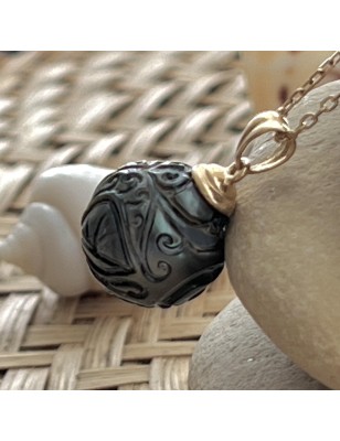 Pendentif Véritable Perle de Tahiti Gravée - Tiki - Or Jaune 18 Carats
