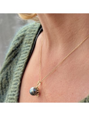 quels sont les bienfaits du corail ? pendentif or perle de Tahiti bleu