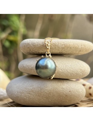 quels sont les bienfaits du corail ? pendentif or perle de Tahiti bleu