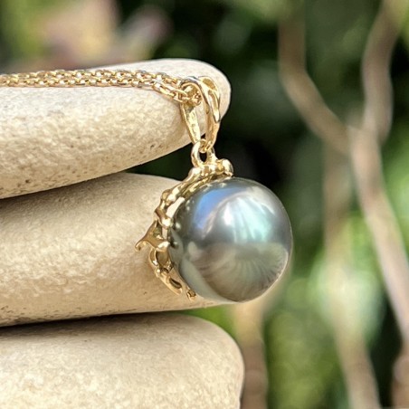 quels sont les bienfaits du corail ? pendentif or perle de Tahiti bleu