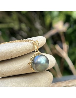 quels sont les bienfaits du corail ? pendentif or perle de Tahiti bleu