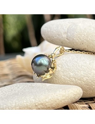 quels sont les bienfaits du corail ? pendentif or perle de Tahiti bleu