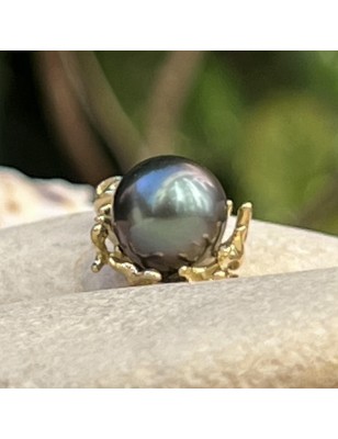 quels sont les bienfaits du corail ? pendentif or perle de Tahiti bleu