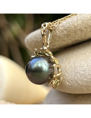 quels sont les bienfaits du corail ? pendentif or perle de Tahiti bleu