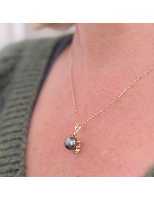 What are the benefits of coral ? Tahitian pearl gold pendant for man - tahitian jewel