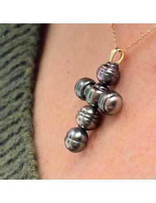 pourquoi porter une croix en pendentif ? pendentif or perles de culture de Tahiti