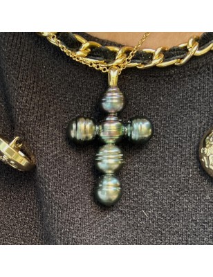 quel est la signification d'une croix ? pendentif or perles tahitiennes prix