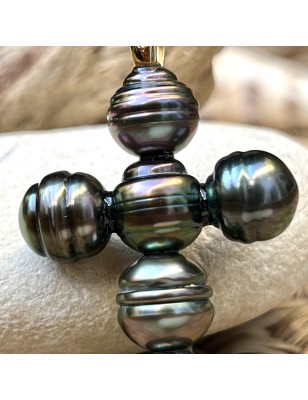 what does means a cross in pendant tahiti cultured pearls - christi symbol - tahitian jewel