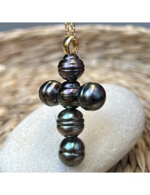 what does means a cross in pendant tahiti cultured pearls - christi symbol - tahitian jewel