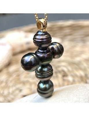quel est la signification d'une croix ? pendentif or perles tahitiennes prix