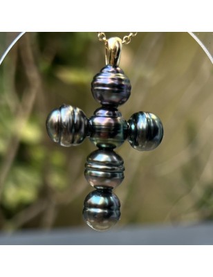 quel est la signification d'une croix ? pendentif or perles tahitiennes prix