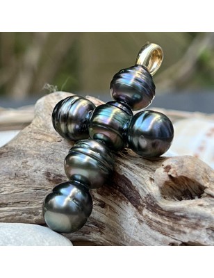 what does means a cross in pendant tahiti cultured pearls - christi symbol - tahitian jewel