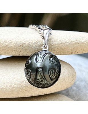 What is the personality of Pisces? Tahitian cultured pearl pendant - pisces Zodiac jewel - tahitian jewel