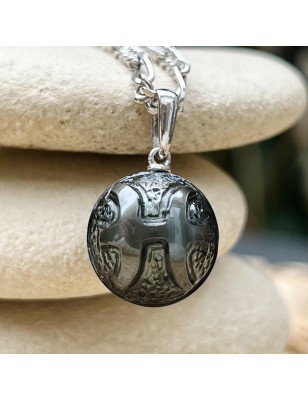 Pisces - Engraved Tahitian Pearl Pendant