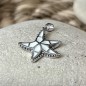 Ciondolo a forma di stella marina in smalto bianco - Argento rodiato