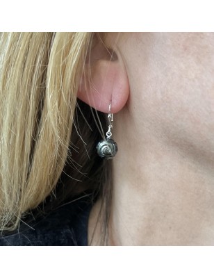 where buy black pearls with engravings on ear studs price ? tahitian jewel
