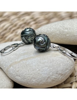 where buy black pearls with engravings on ear studs price ? tahitian jewel