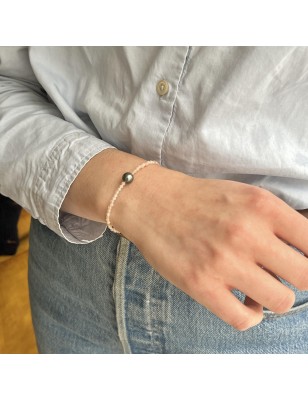 pouvoir de la pierre de soleil en bracelet et perle de Tahiti en bracelet sunstone prix