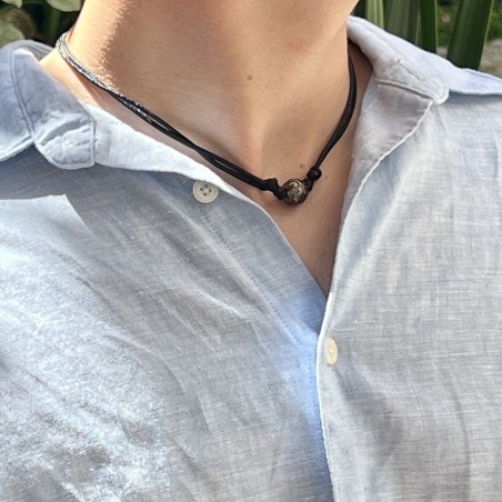 perle noire gravée en ras du cou homme perle de culture de Tahiti prix