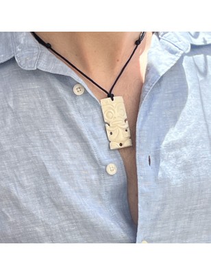 signification collier tiki en os pour homme prix