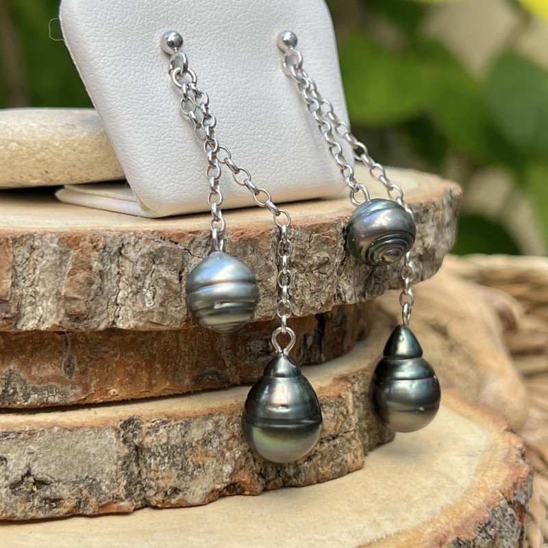 Cuatro perlas de Tahití en pendientes colgantes
