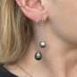 Cuatro perlas de Tahití en pendientes colgantes