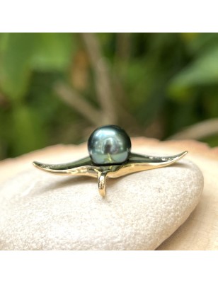 perle Tahiti pendentif homme or raie manta - bijou tahitien pour homme avec une perle