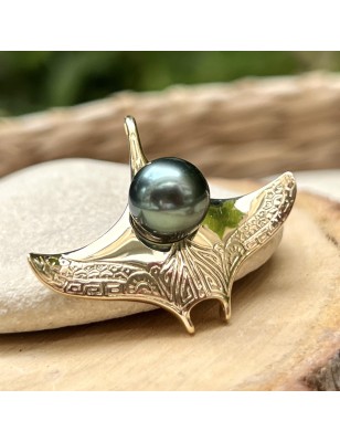 perle Tahiti pendentif homme or raie manta - bijou tahitien pour homme avec une perle