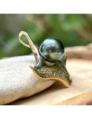 Tahiti pearl manta ray men's gold pendant - ray in gold for men price