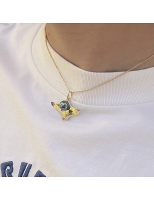 perle Tahiti pendentif homme or raie manta - bijou tahitien pour homme avec une perle
