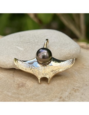 perle Tahiti pendentif homme or raie manta - bijou tahitien pour homme avec une perle