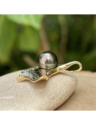 perle Tahiti pendentif homme or raie manta - bijou tahitien pour homme avec une perle