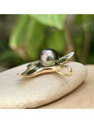 perle Tahiti pendentif homme or raie manta - bijou tahitien pour homme avec une perle