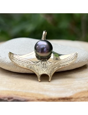 perle Tahiti pendentif homme or raie manta - bijou tahitien pour homme avec une perle