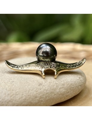 Tahiti pearl manta ray men's gold pendant - ray in gold for men price