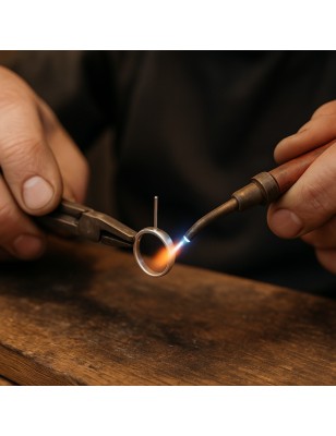 Cambiar el tamaño de un anillo de plata de ley 925 con una perla