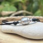 Heiata - Bracelet Satin Noir Perle de Tahiti Blanc Irisé
