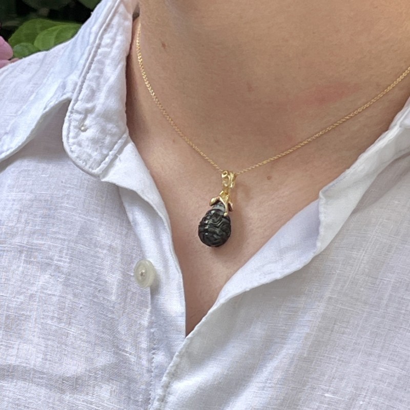 comment écrire Maori? pendentif or homme perle de Tahiti gravée prix